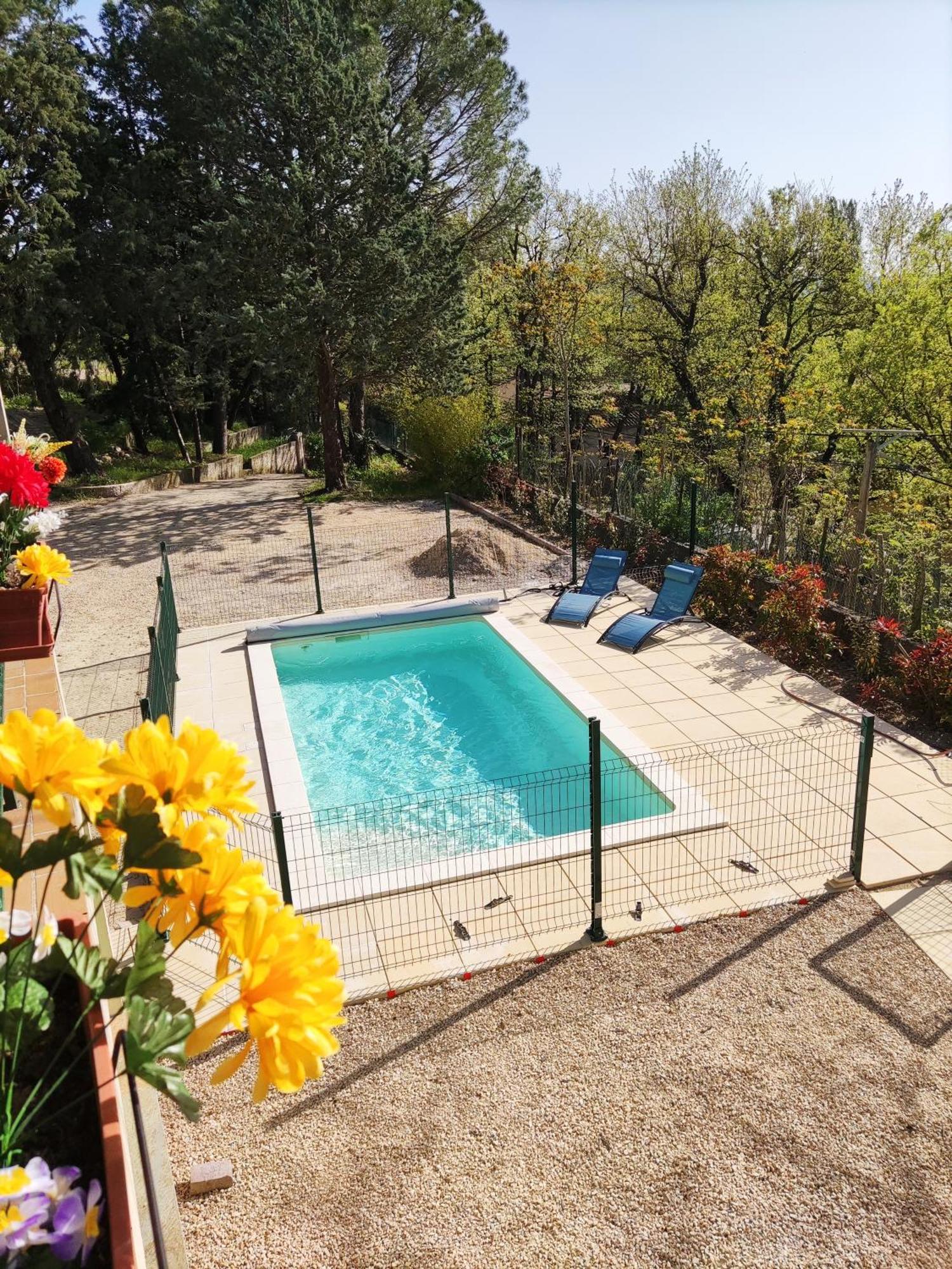 Maison Confortable A Ansouis Dans Le Luberon Exterior photo