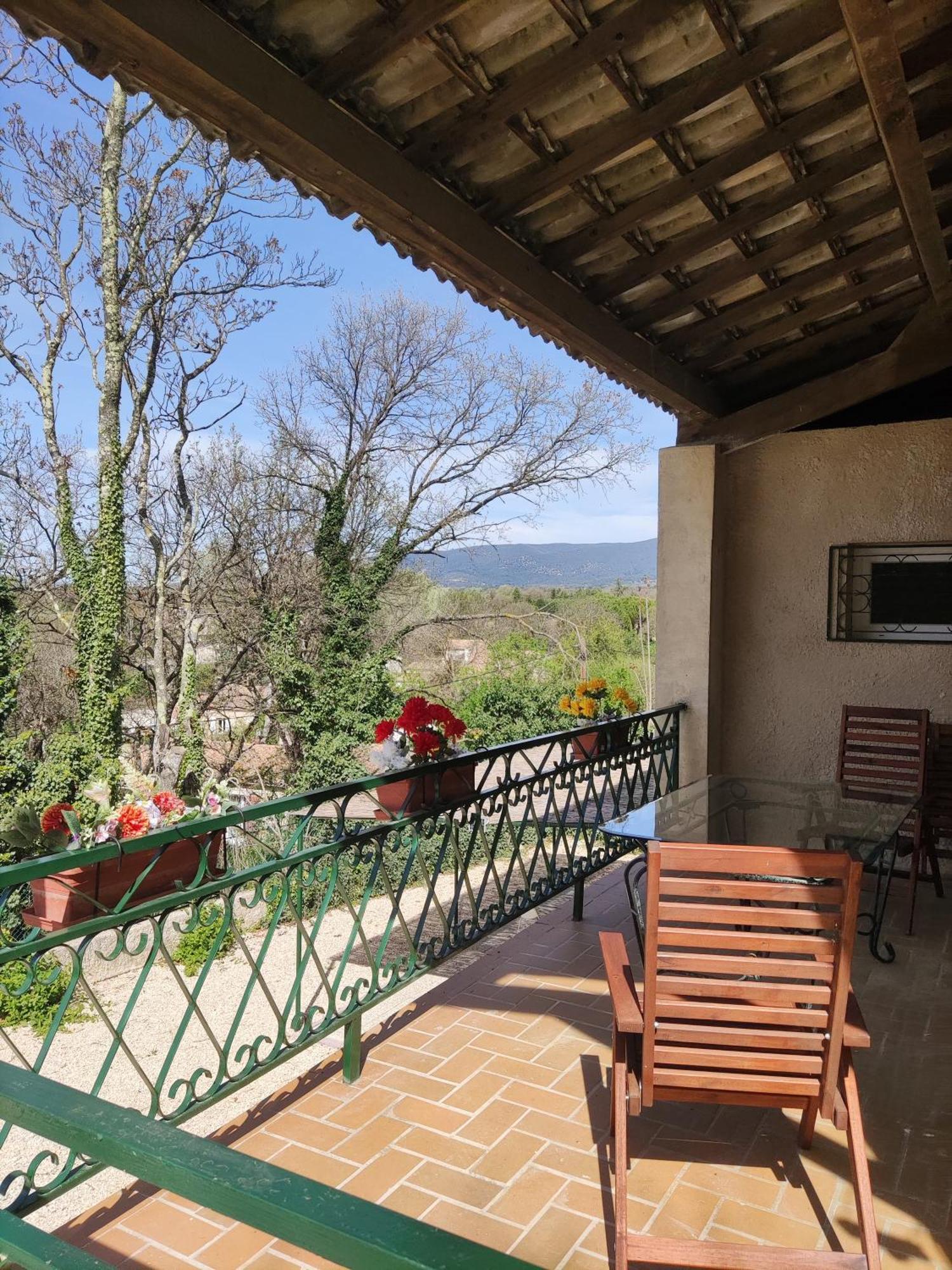 Maison Confortable A Ansouis Dans Le Luberon Exterior photo