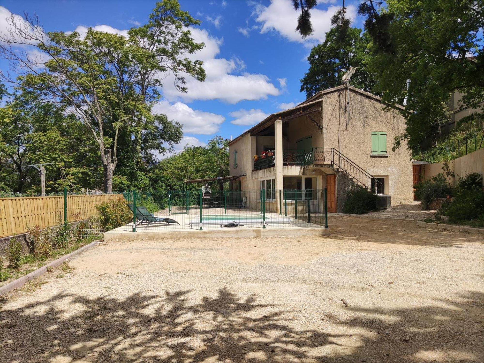 Maison Confortable A Ansouis Dans Le Luberon Exterior photo